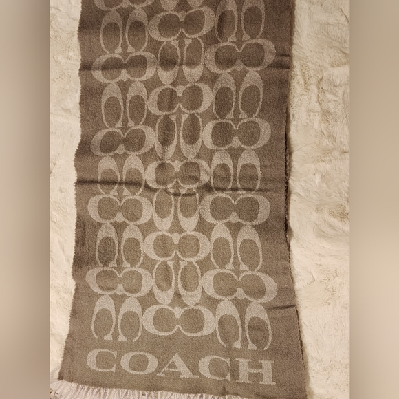 Coach cashmere Reversible Signature Monogrammed Scarf - Picture 2 of 3